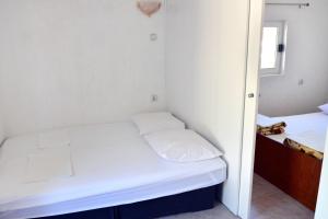 Apartments by the sea Podaca, Makarska - 2617