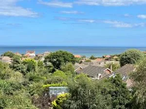 Highview House Norfolk Coast - seaviews, beach, hot tub - Knapton