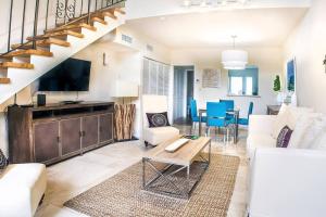 Villa at St. James Place “H”, Luxury, Pet Friendly