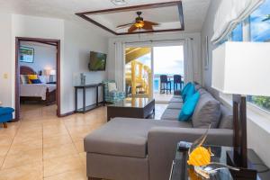 Del Playa Penthouse #6 Condo