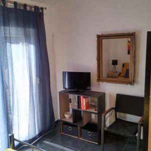 Apartments with parking space Rukavac, Vis - 2407