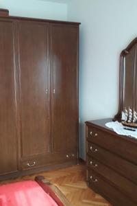 Apartments with parking space Vis - 2436