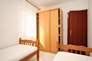 Apartments by the sea Rukavac, Vis - 2478