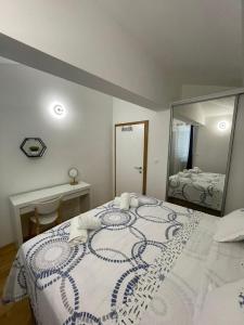 Apartments by the sea Promajna, Makarska - 2592