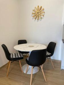 Apartments by the sea Promajna, Makarska - 2592