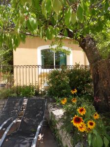 Maisons de vacances Les Hauts d'Eyragues gite Aigue Marine Meuble classe 4 etoiles : photos des chambres