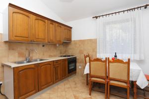 Apartments by the sea Podgora, Makarska - 2614