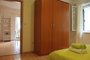 Apartments by the sea Zaostrog, Makarska - 2625
