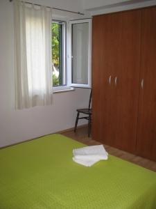 Apartments by the sea Zaostrog, Makarska - 2625