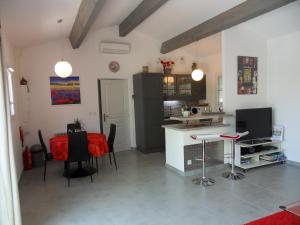 Maisons de vacances Les Hauts d'Eyragues gite Reverie Meuble classe 4 etoiles : photos des chambres