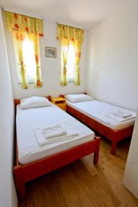 Apartments by the sea Sveti Filip i Jakov, Biograd - 14817