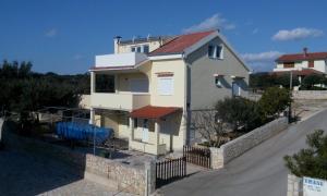 Apartments by the sea Mandre, Pag - 12969 