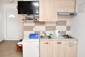 Apartments by the sea Veli Rat, Dugi otok - 15006