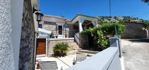 Holiday house with a parking space Milovac, Paklenica - 15168 