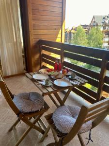White Art Apartment in Sveti Ivan Rilski Bansko with SPA and hot mineral pools access