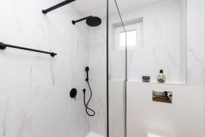 Apartments by the sea Podaca, Makarska - 9712