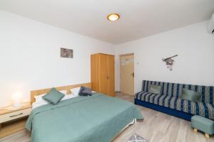 Apartments by the sea Podaca, Makarska - 9712