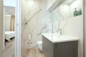 Apartments by the sea Podstrana, Split - 9714