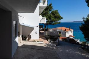 Apartments by the sea Mimice, Omis - 2736