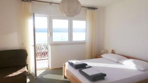Apartments by the sea Duce, Omis - 2829