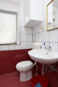 Apartments by the sea Duce, Omis - 2829