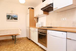 Apartments by the sea Duce, Omis - 2829