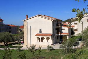 Apartments by the sea Duce, Omis - 2821