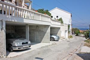 Apartments with a parking space Sutivan, Brac - 2846