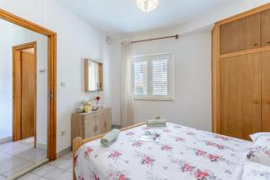 Apartments by the sea Sumartin, Brac - 2952