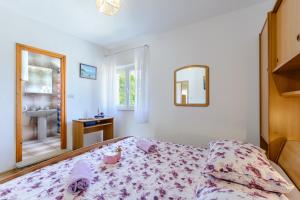 Apartments by the sea Sumartin, Brac - 2952