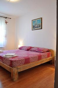 Apartments with parking space Supetar, Brac - 2845