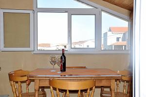 Apartments with parking space Supetar, Brac - 2845