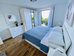 Apartments by the sea Postira, Brac - 2928