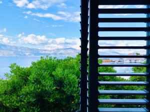 Apartments by the sea Postira, Brac - 2928