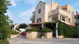 Apartment Postira 2913b - 4hvězdičkové hotely ve městě Postira