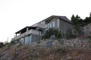 Isolated apartments with a parking space Cove Vela Farska, Brac - 2897