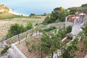 Isolated apartments with a parking space Cove Vela Farska, Brac - 2897