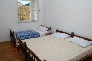 Two-Bedroom Apartment with Terrace room in Apartments by the sea Pucisca Brac - 2942