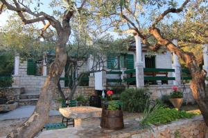 Holiday house with a parking space Bol, Brac - 2894