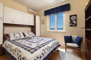 Apartments by the sea Sumartin, Brac - 2940