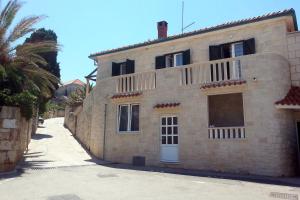 Apartments by the sea Postira, Brac - 2950