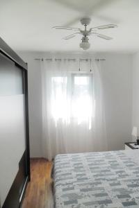 Apartments by the sea Splitska, Brac - 2923