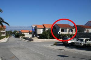 Apartments with parking space Supetar, Brac - 2896
