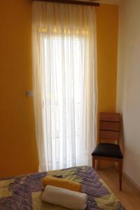 Apartments with parking space Bol, Brac - 2890