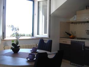 Apartments and rooms with parking space Bol, Brac - 2926