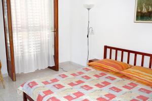 Apartments with parking space Postira, Brac - 2919