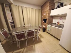 Apartamento com varanda gourmet e churrasqueira Caldas Nova