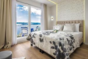 Apartments and rooms by the sea Lokva Rogoznica, Omis - 2973