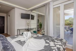 Apartments and rooms by the sea Lokva Rogoznica, Omis - 2973