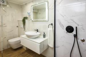 Apartments and rooms by the sea Lokva Rogoznica, Omis - 2973